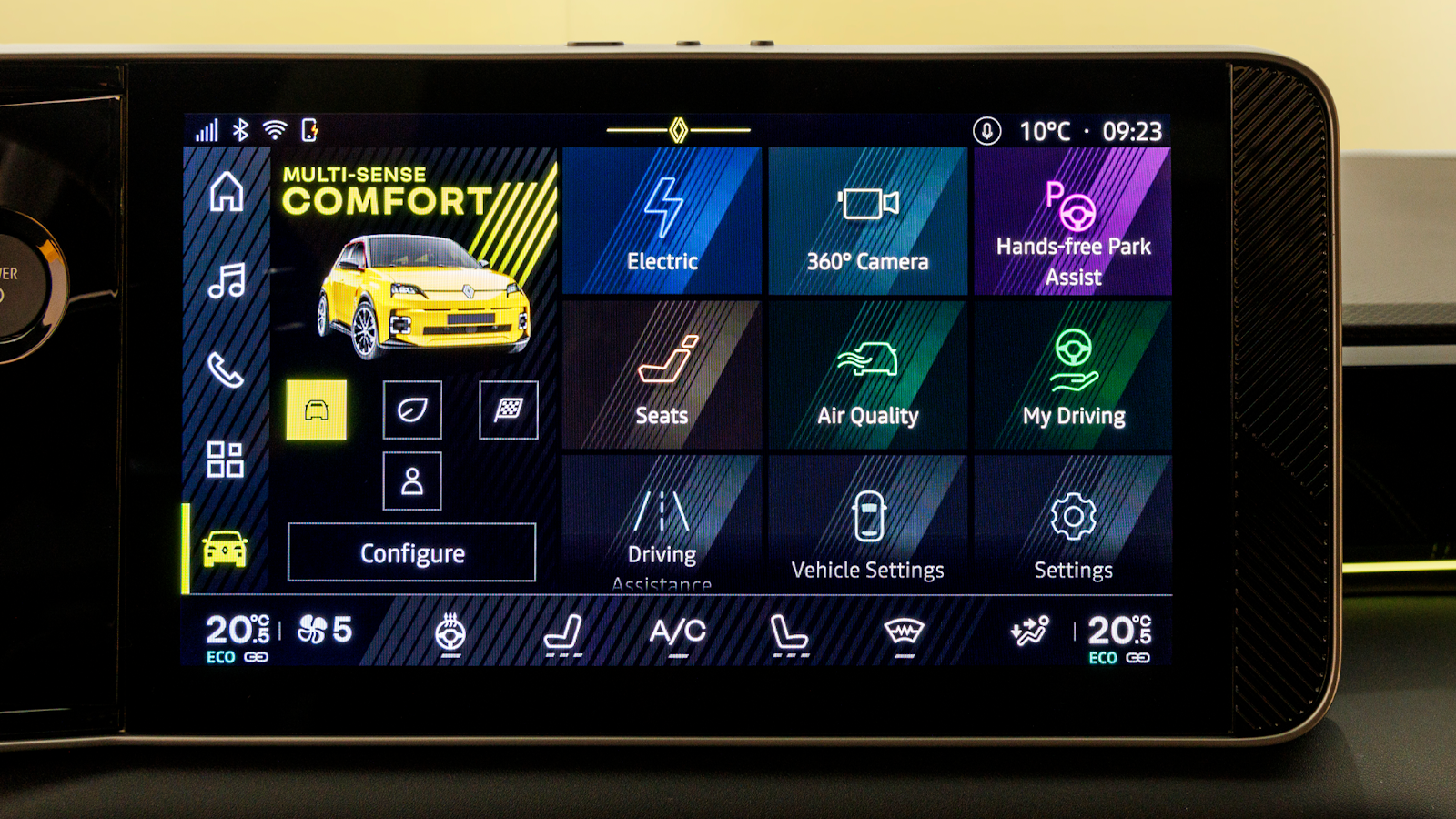 Renault 5 digital dashboard display