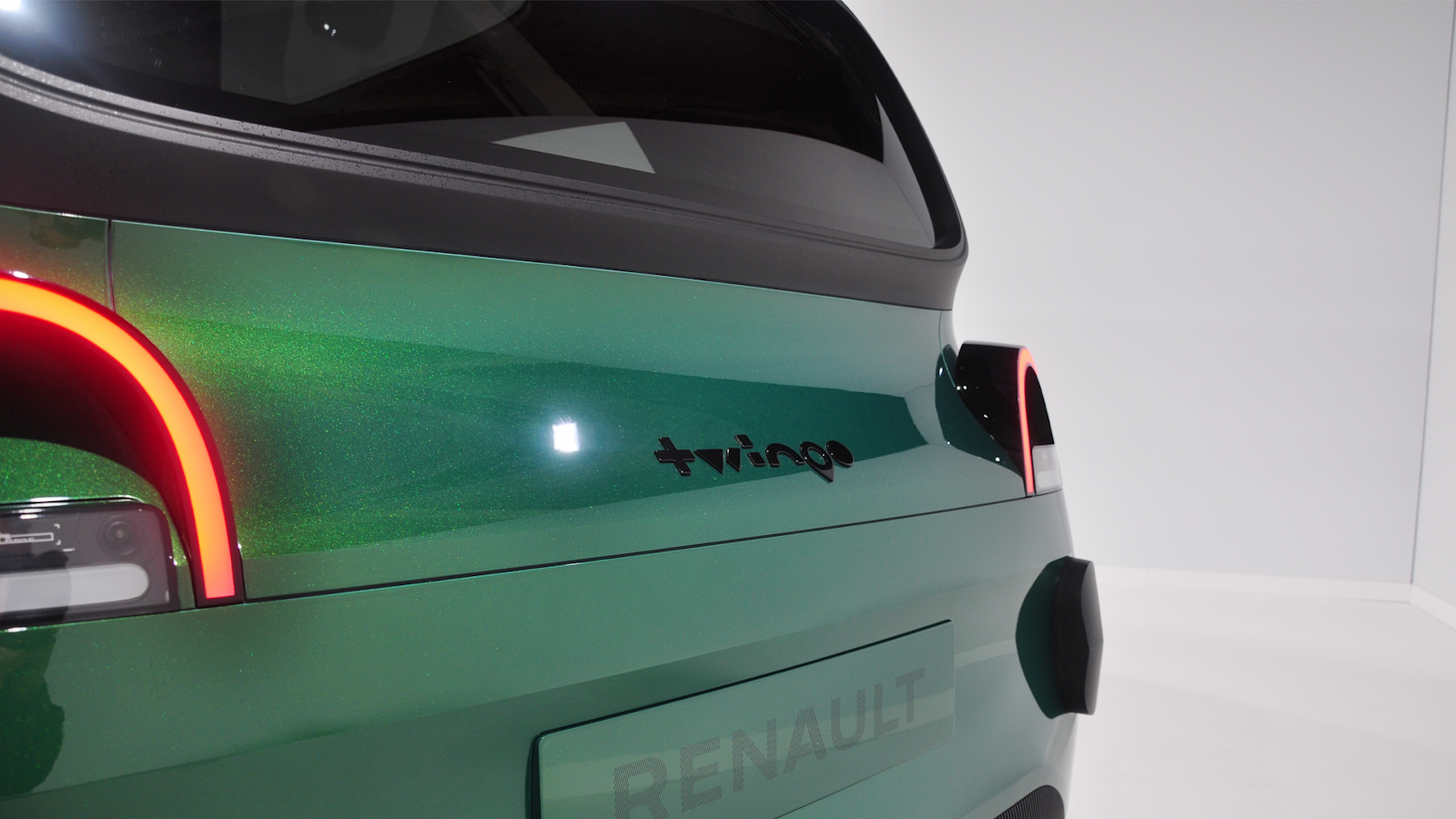 Green Renault Twingo taillights and badge