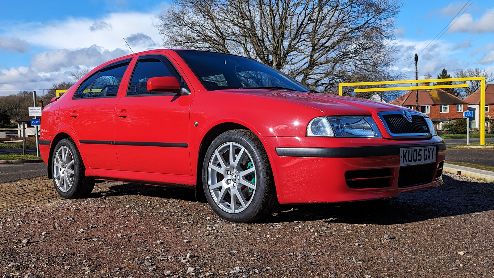 Red Skoda Octavia vRS front view