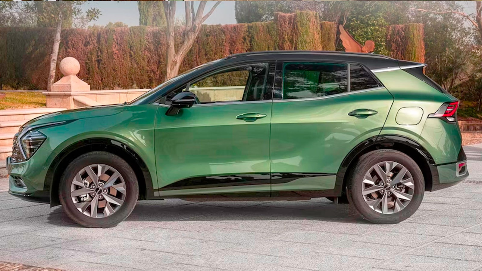 Green Kia Sportage SUV