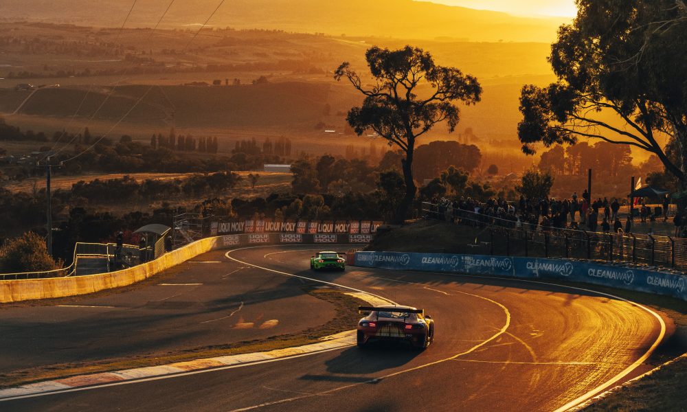 Race cars compete at Bathurst track