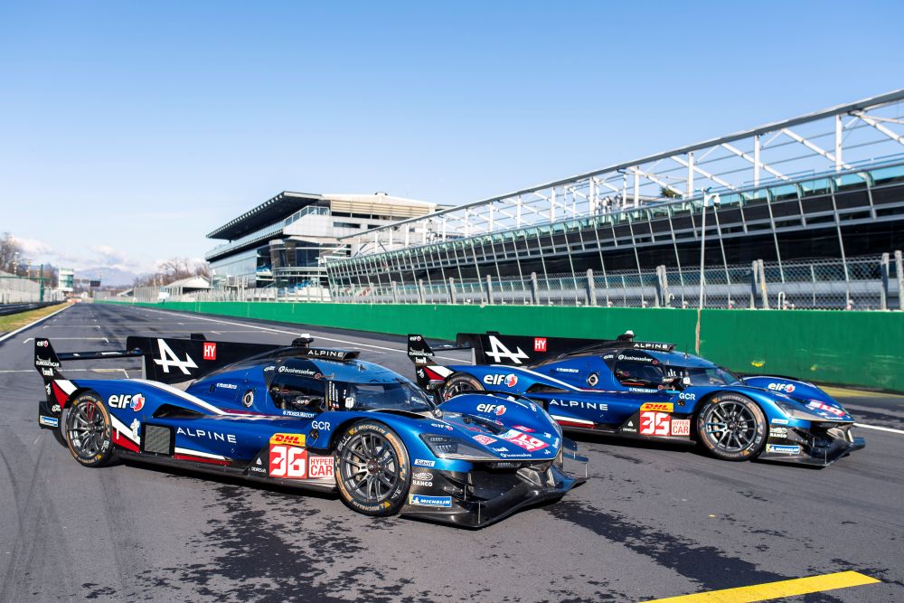 Two Alpine F1 cars racing